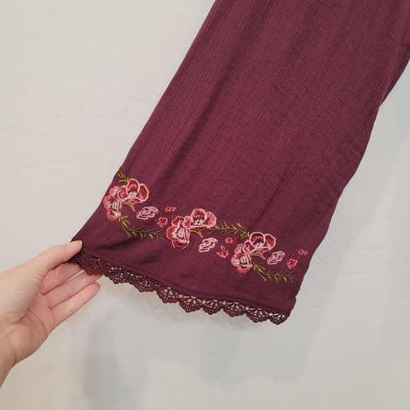 💕 Time and Tru Burgundy Floral Embroidered Boho Blouse Women's Size Large - Picture 9 of 11